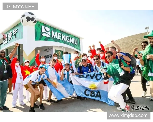 足球明星齐聚领奖盛典合影留念展现荣耀与友谊的瞬间